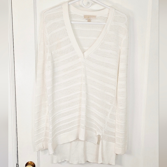 White Crochet V-Neck Sweater - Picture 1 of 7